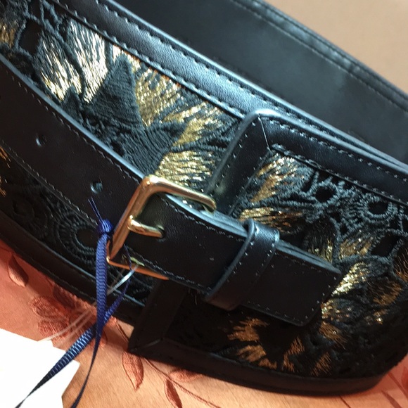 Banana Republic & Olivia Palermo Lace Corset Belt - Picture 8 of 9